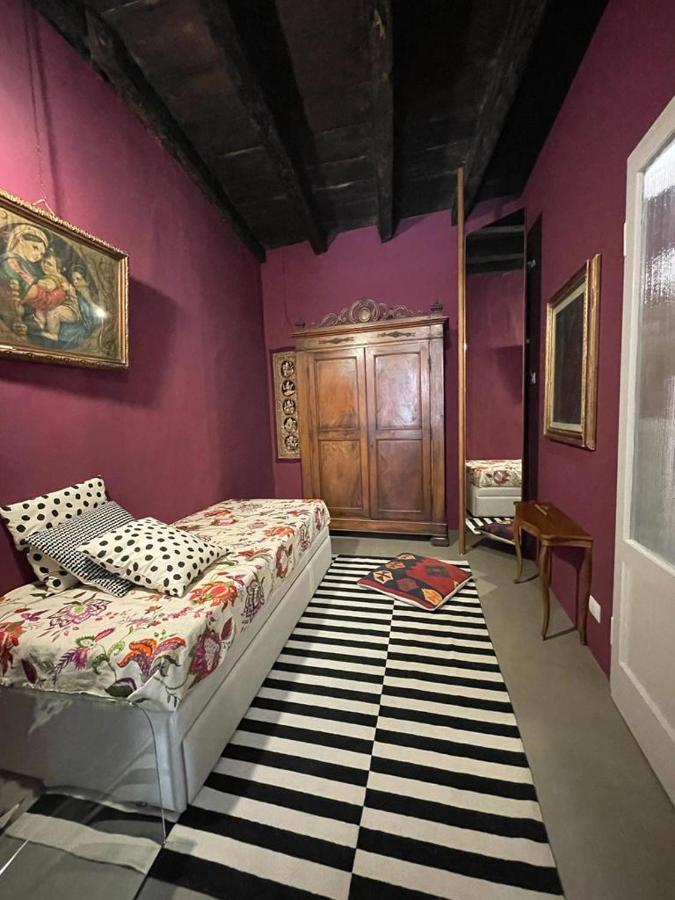 Torre Dell'Angelo B&B เดเซนซาโนเดลการ์ดา ภายนอก รูปภาพ